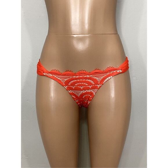 New. Pilyq lace fanned full bikini bottom. Medium - Picture 3 of 8